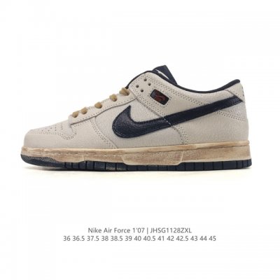 The Nike Dunk Low Retro sneaker is a retro skate shoe. Originally designed for