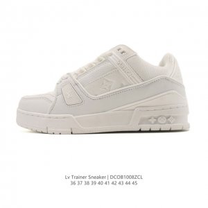 Company-grade Louis Vuitton Trainer Sneaker Low, a fashionable and stylish platf