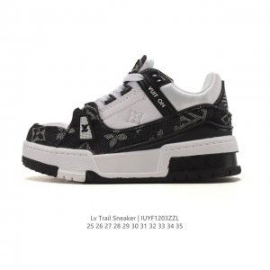 Louis Vuitton Trainer Sneaker Low for Kids - Fashionable Sports Shoes with Thic