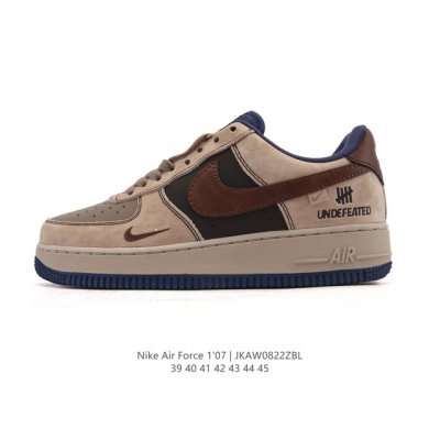 New Af1 Nike Air Force 1 '07 Low, a versatile sneaker with a thick, cushioned s