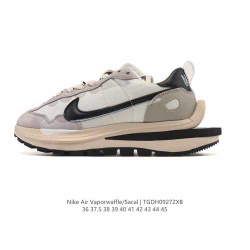 Nike Sacai x Nike Vaporwaffle 3.0, a major collaborative sneaker, debuted on th