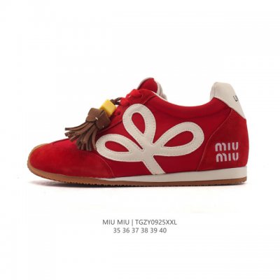 New, corporate-grade Miumiu thick-soled height-increasing sneakers, a stylish a