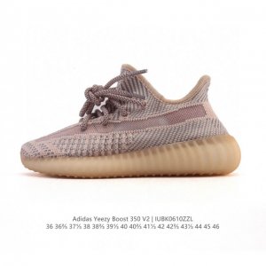 Blind Box Two Pairs Thousands of Pairs Stock Available, Yeezy 350 Really Explosi