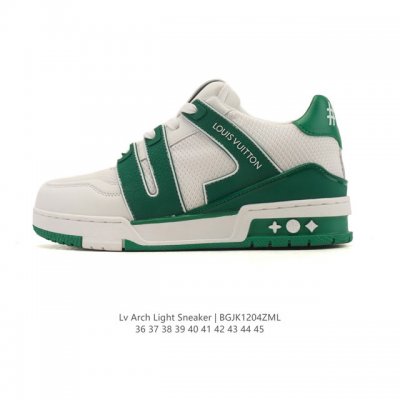 Company-grade Louis Vuitton Trainer Sneaker Low, a fashionable and stylish platf