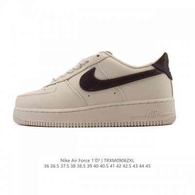 Nike Air Force 1 '07 Low, a versatile, low-top, thick-soled, height-enhancing c