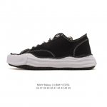 Shawn Yue's favorite item: Mmy Blakey "dirty" sneakers, a retro melting-style c