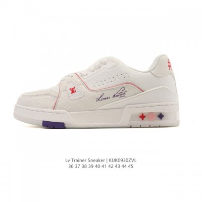 Company-grade Louis Vuitton Trainer Sneaker Low, a fashionable and stylish platf