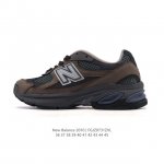 2010 New Balance UK-made distressed solid-color suede sneakers with thick soles